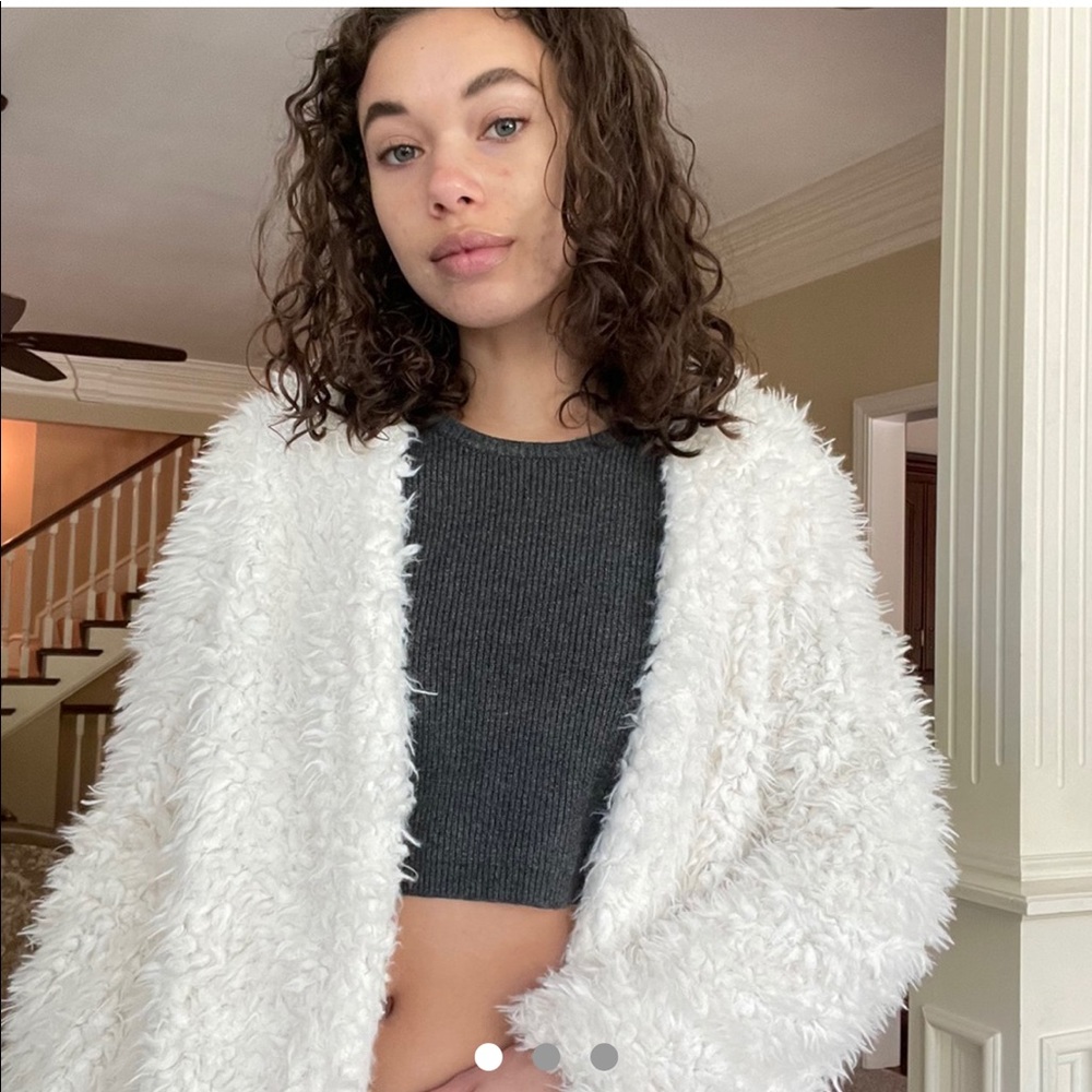 H&M Fuzzy white jacket - great for layering 🤍✨